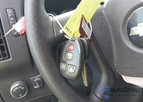 2017 Chevrolet Express 2500 Work Van z USA, uszkodzony, nr VIN 1GCWGAF19H1323772